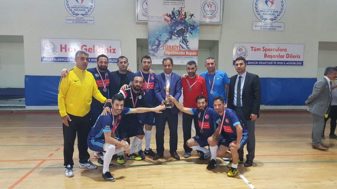 Öğretmenler Kupası Futsal İl Birinciliği Müsabakalarında Kupayı Yeşilyurt İlçemiz Kazandı.