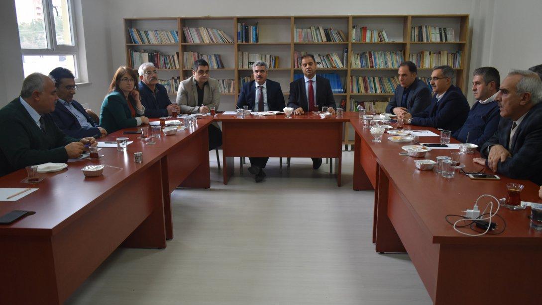 İl Milli Eğitim Müdür Yardımcısı Mehmet Ali AVŞAR Başkanlığında Mesleki Eğitim Okul Müdürleri İle Toplantı Yapıldı.