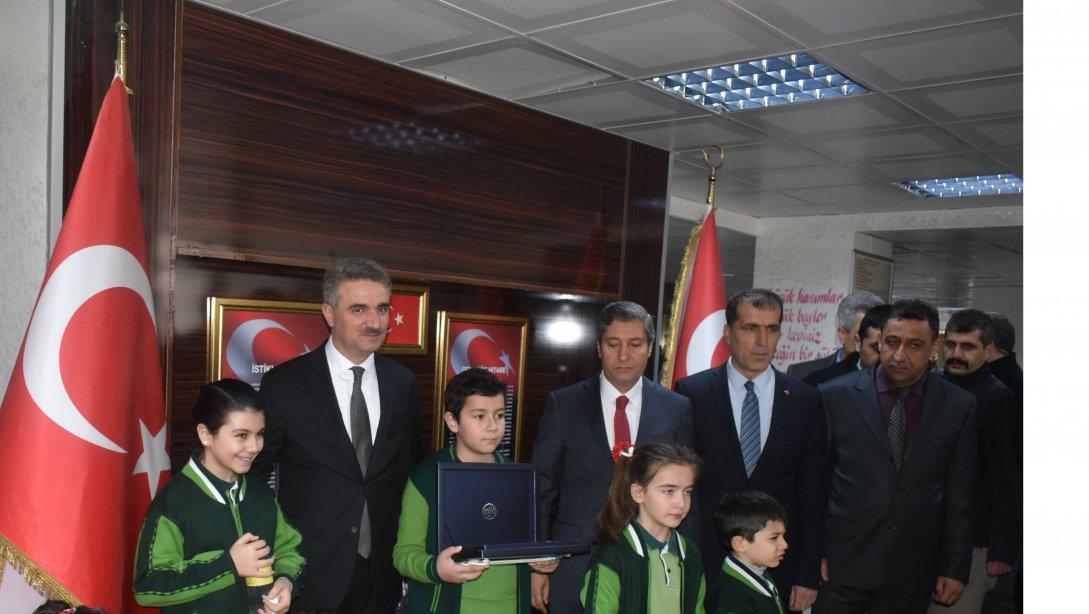 Valimiz Aydın BARUŞ İlçemiz Selahaddin Eyyübi İlkokulundaki Karne Törenine Katıldı