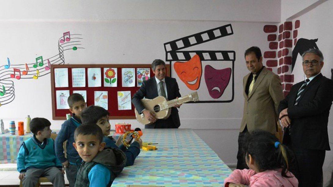 İl Milli Eğitim Müdürü Ali Tatlı İlçemiz Mahmut Şahin Balarısı İlkokulunu Ziyaret Etti.