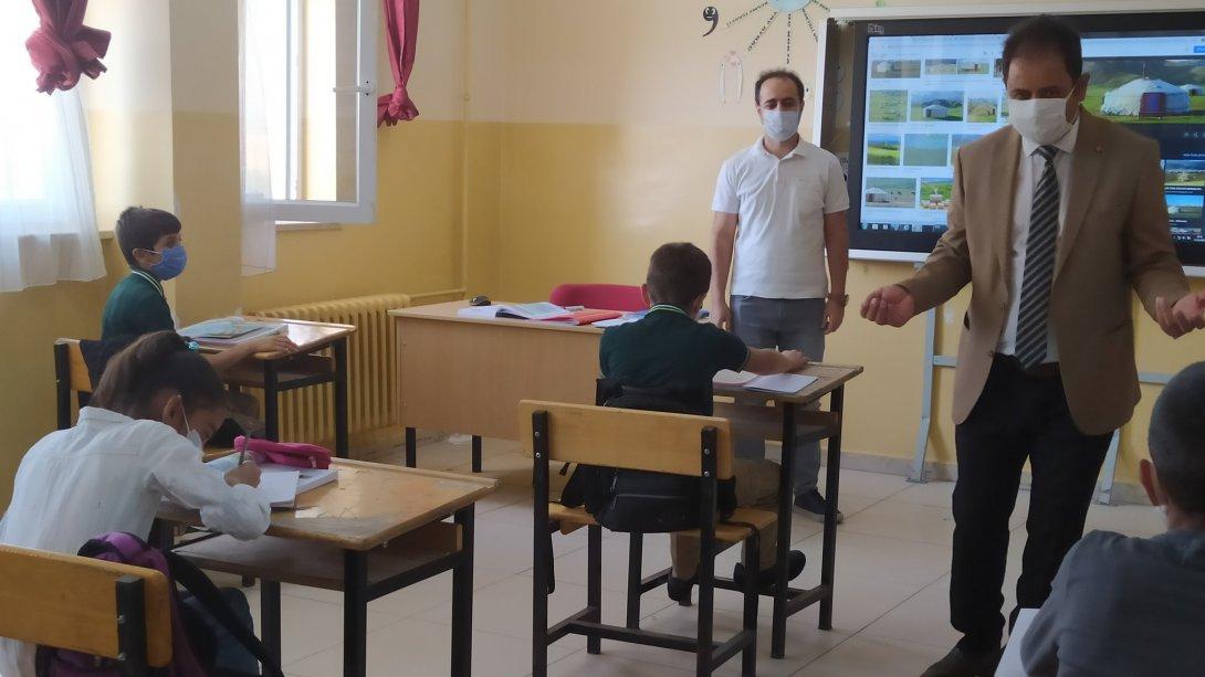 İlçe Milli Eğitim Müdürümüz Sayın Cemal Kalay Kırsal Mahallelerdeki Okullarımızı Ziyaret Etti