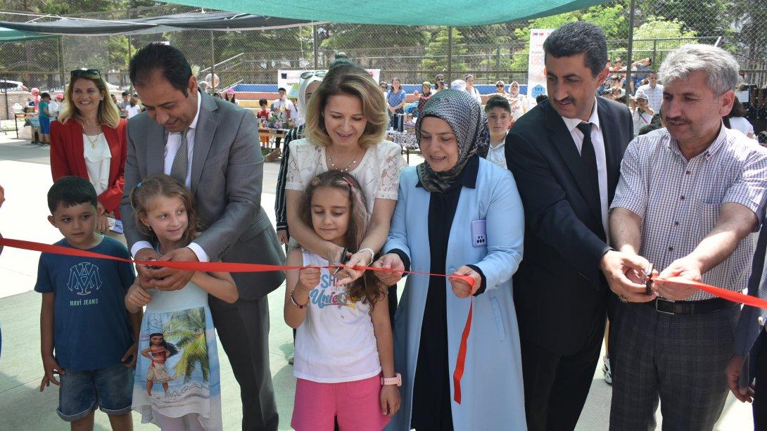 Valimiz Sayın Hulusi Şahin'in Eşi Ebru Şahin Hanımefendi'nin Katılımıyla Sergi Açılışı Yapıldı